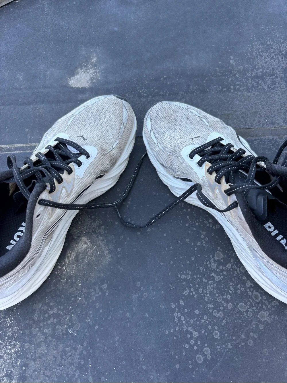 Puma Velocity Nitro 4 Women’s Running Shoes – White/Black – Size 9